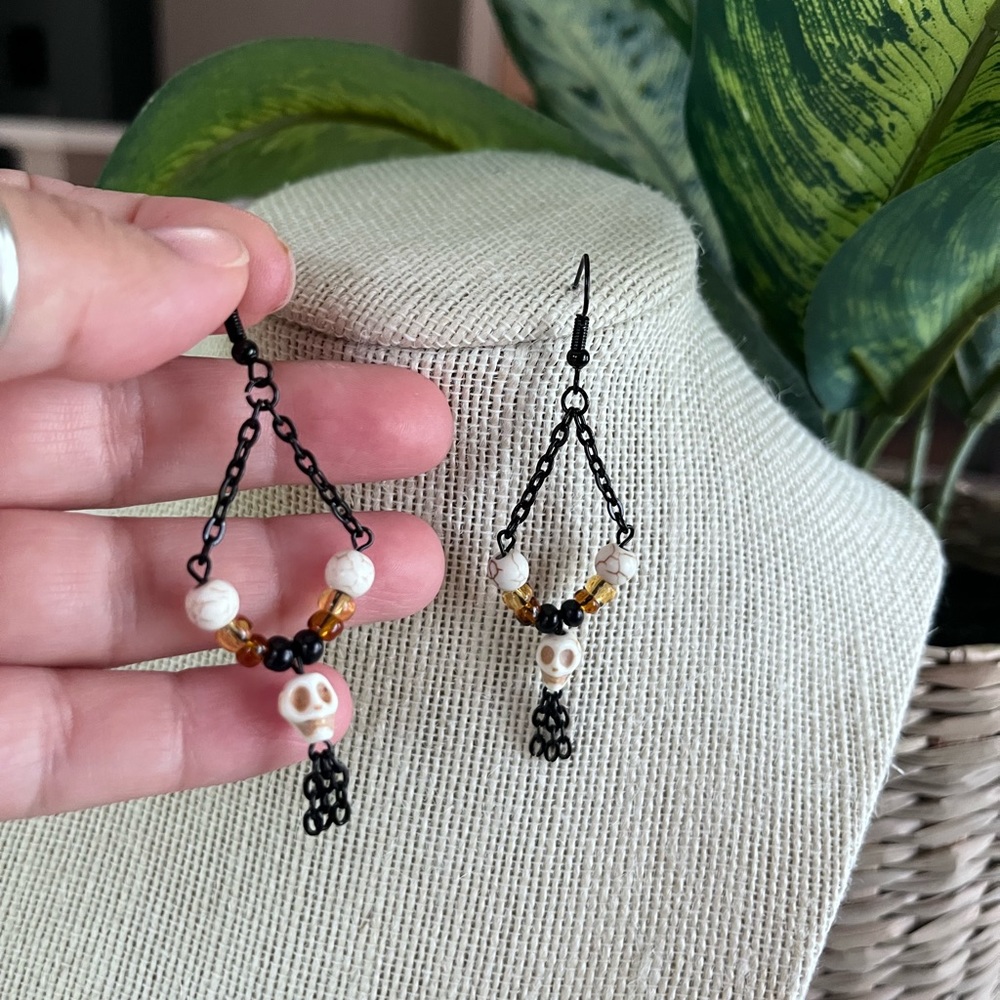🖤💀Handmade Skull Earrings 💀🖤 - Picture 2 of 9